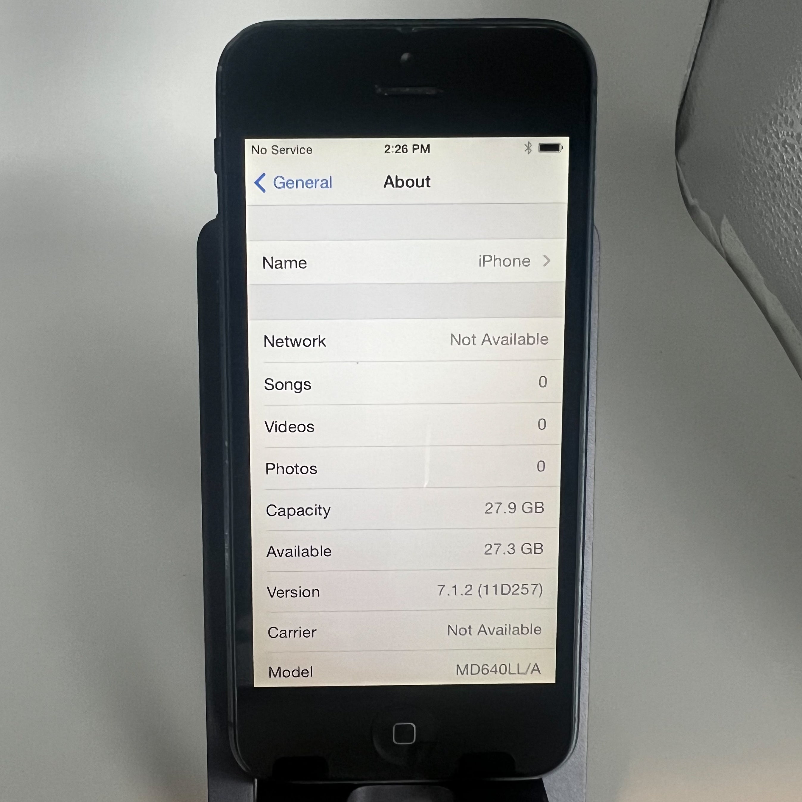 iPhone 5 - iOS 7.1.2 (RARE) - Locked - 32GB - Working fine