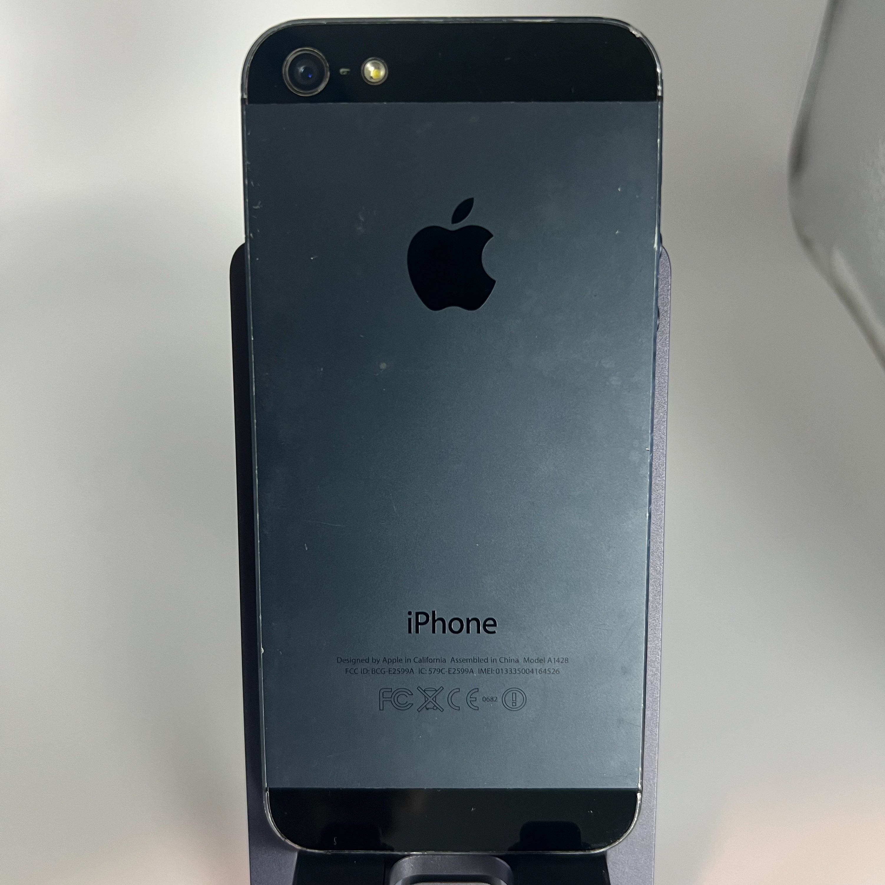 iPhone 5 - iOS 7.1.2 (RARE) - Locked - 32GB - Working fine