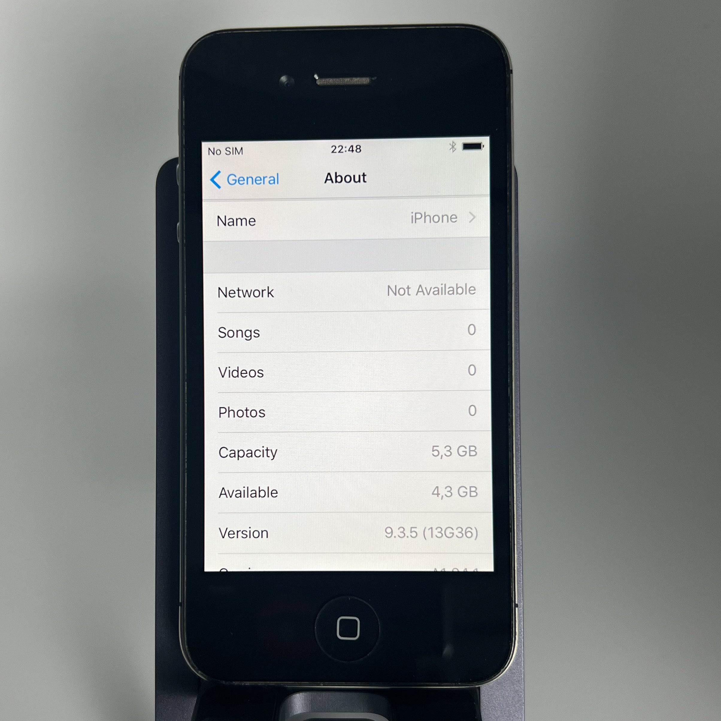 iPhone 4S - Works fine - 8GB - iOS 9.3.5 - Battery 93% - Unlocked