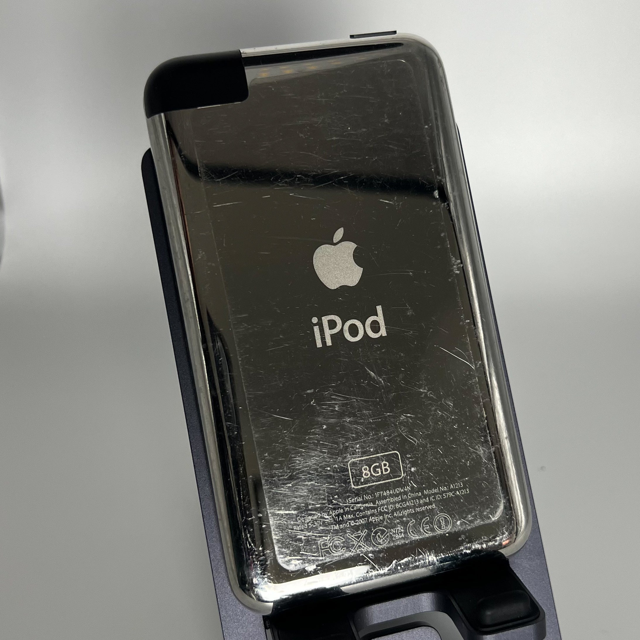 iPod Touch 1 - iOS 3.1.3 - Works fine - 8GB - A1213