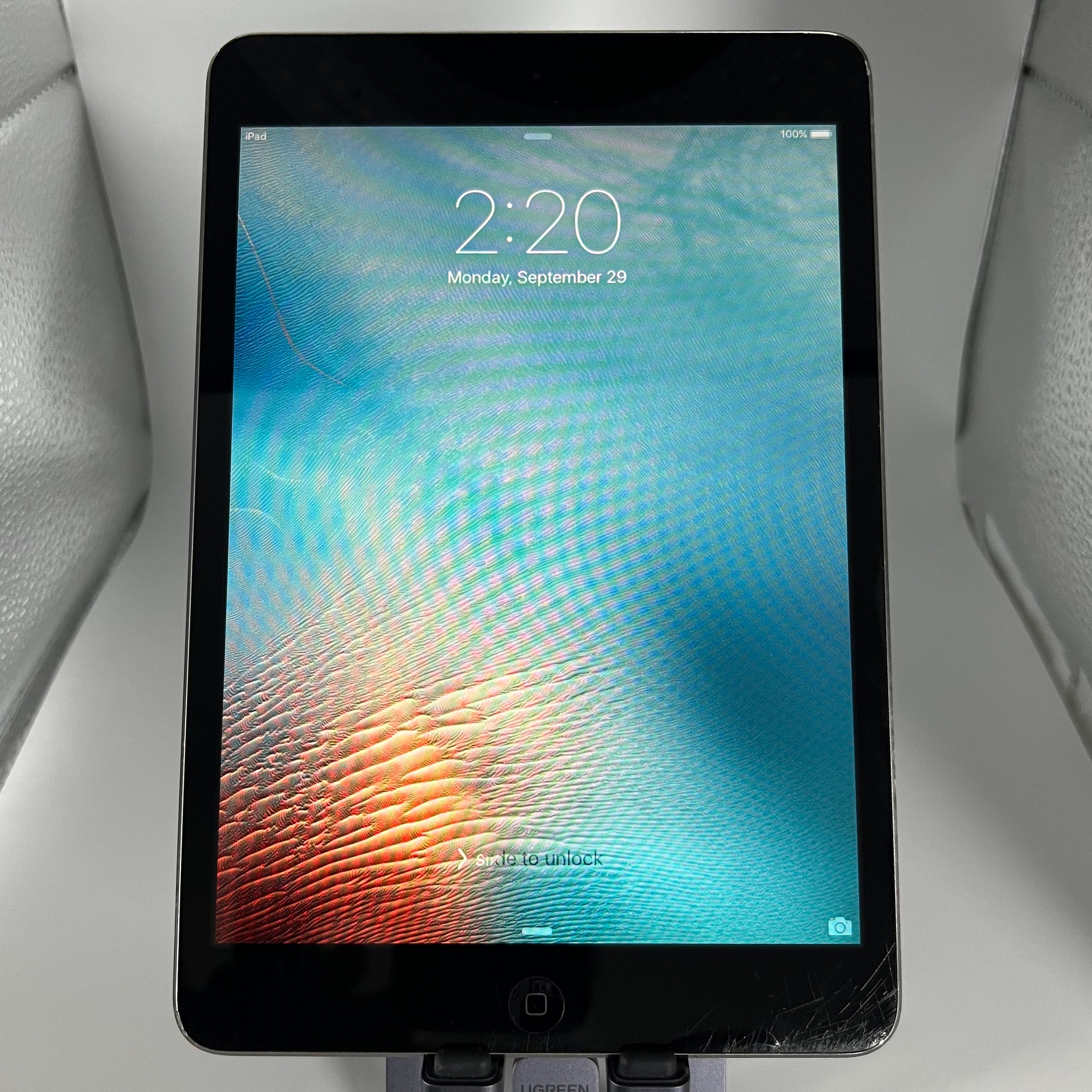 iPad Mini 1 - iOS 9.3.5 - 16GB - Works fine - Wifi