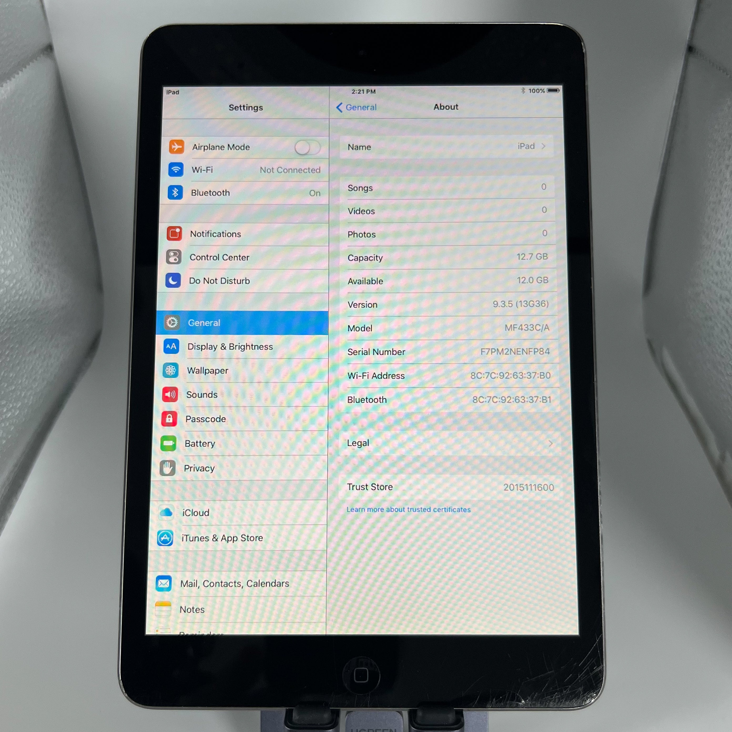 iPad Mini 1 - iOS 9.3.5 - 16GB - Works fine - Wifi