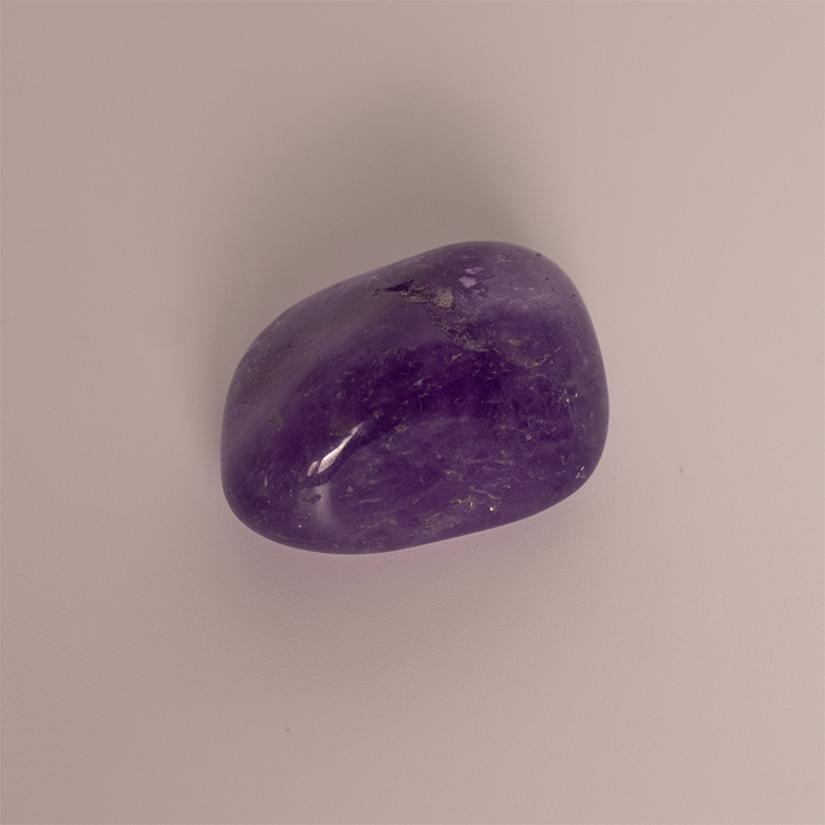 Amethyst - Polished - 2.1 x 1.5 x 1.0 cm - 7 g