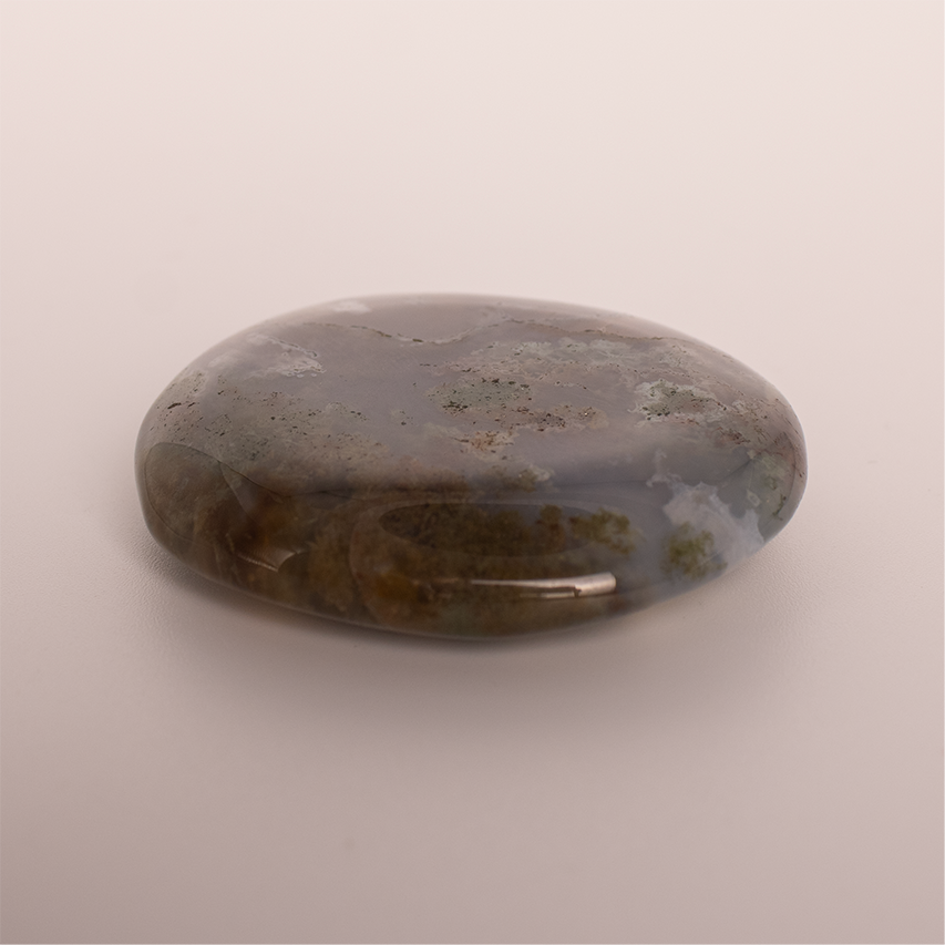 Moss Agate - Polished - 4.3 x 4.0 x 1.0 cm - 28.3 g