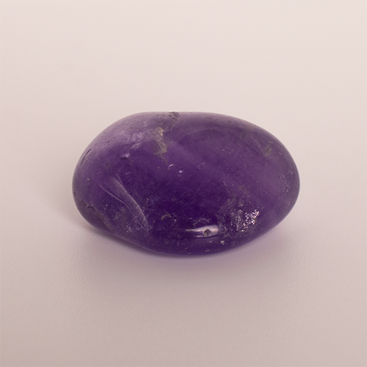 Amethyst - Polished - 2.1 x 1.5 x 1.0 cm - 7 g