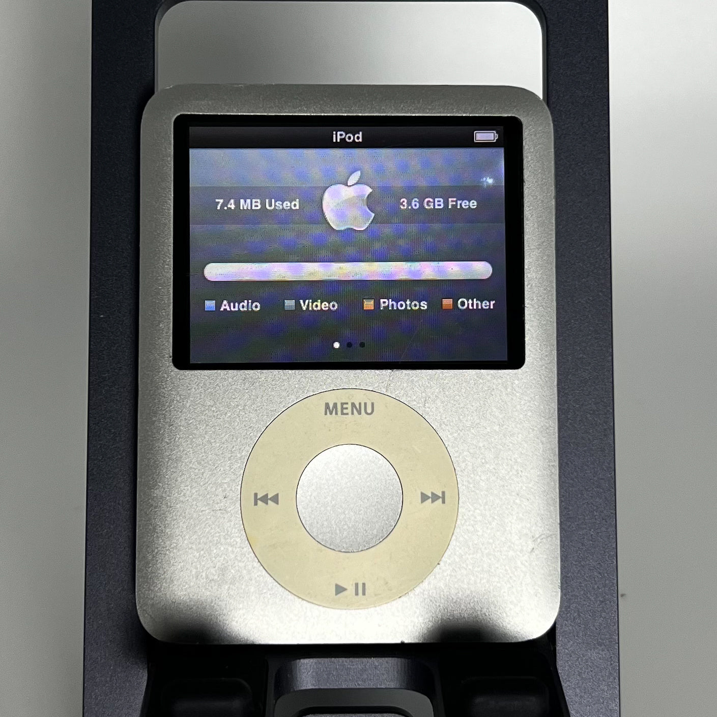 iPod Nano 3 - 4GB - A1236 - Works fine